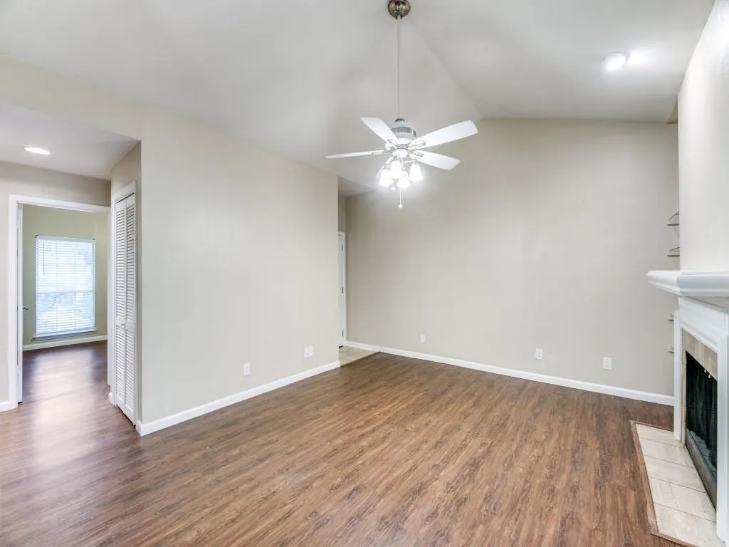 8601 Park Lane, #221