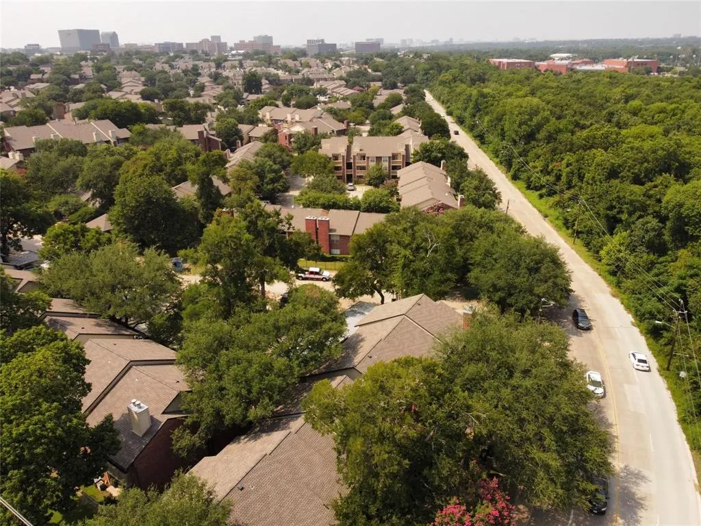 8601 Park Lane, #221