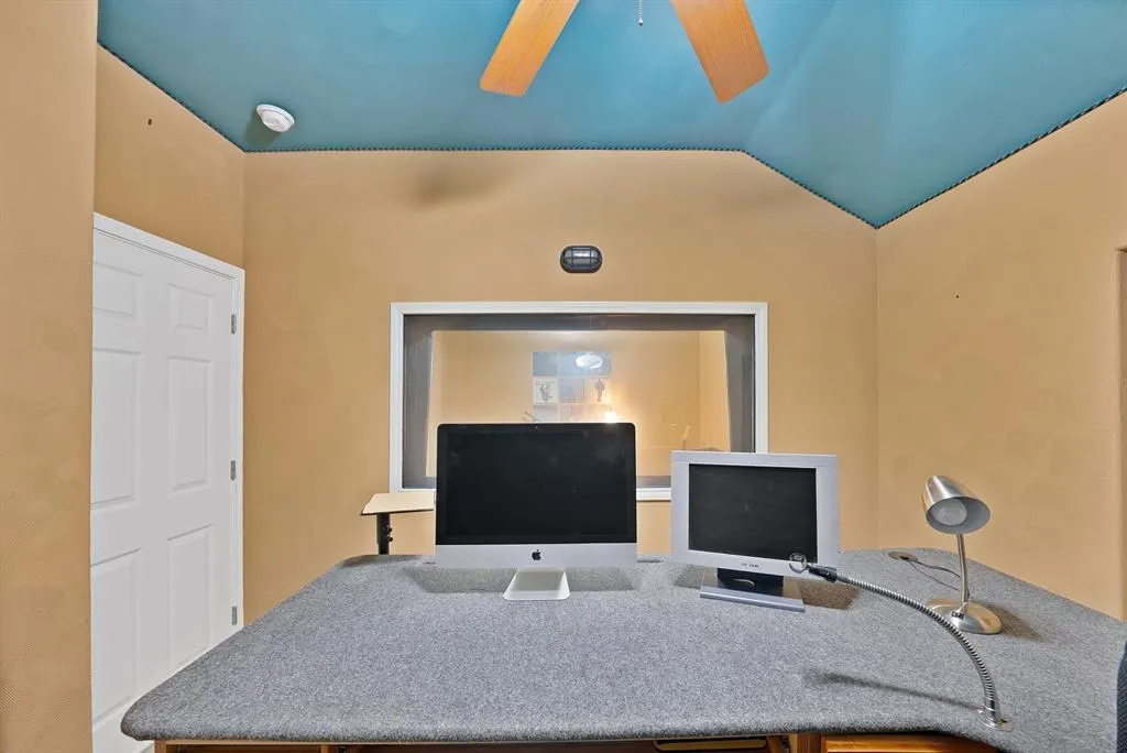 11204 Harbor Road