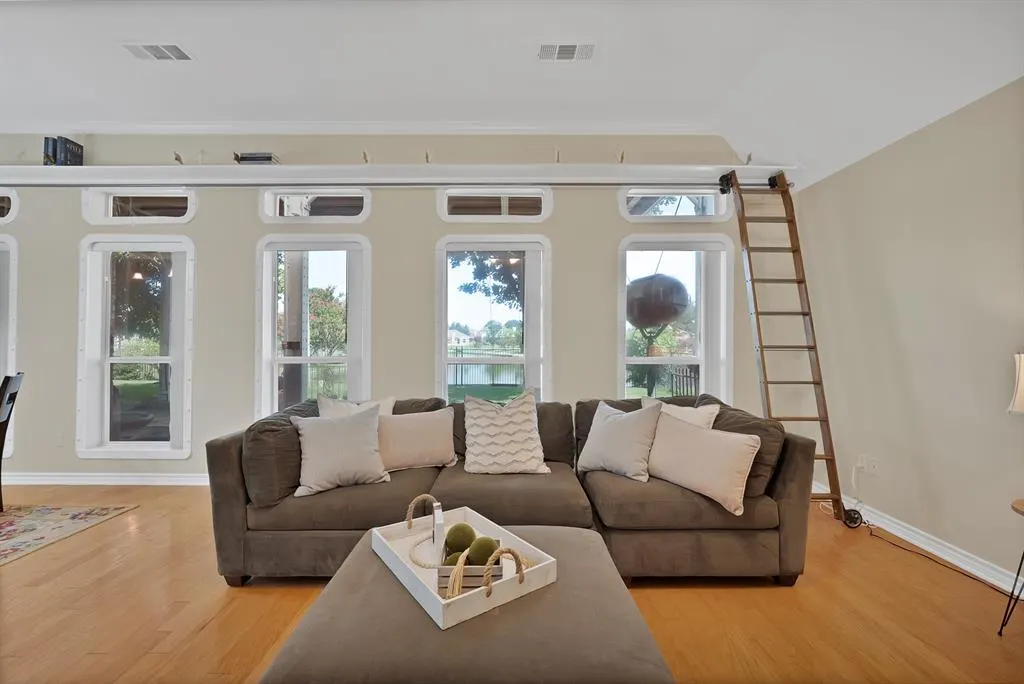 11204 Harbor Road