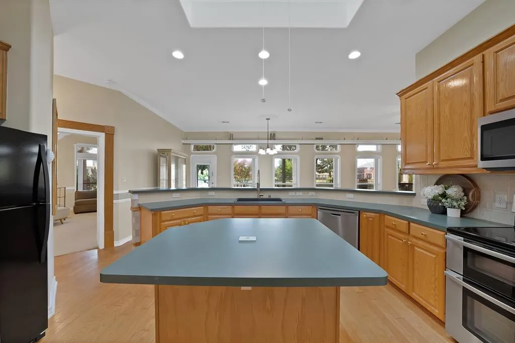 11204 Harbor Road