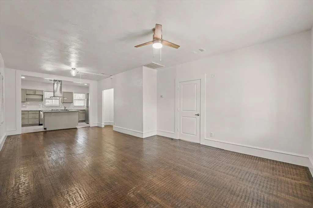 929 S Rosemont Avenue, #929