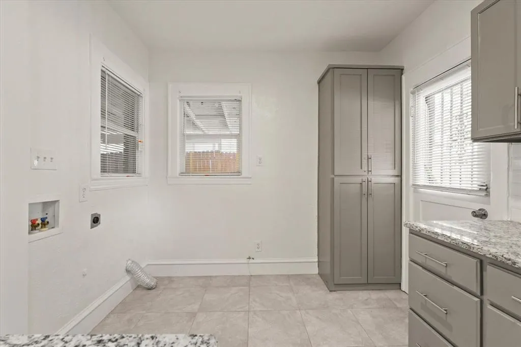 929 S Rosemont Avenue, #929