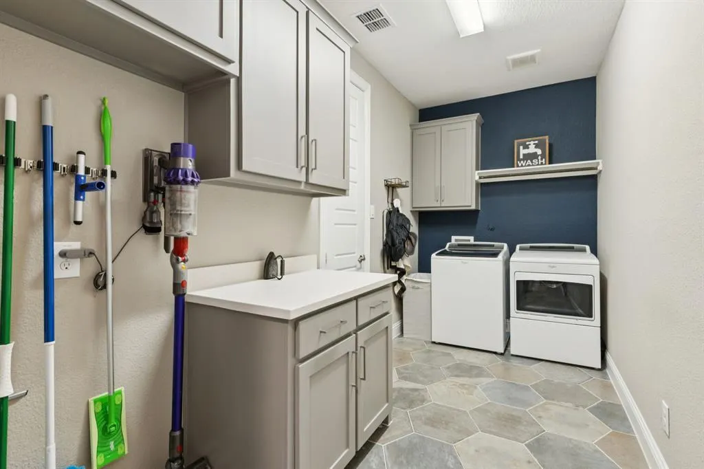 2607 Maverick Way
