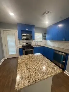 2747 Poinsettia Drive