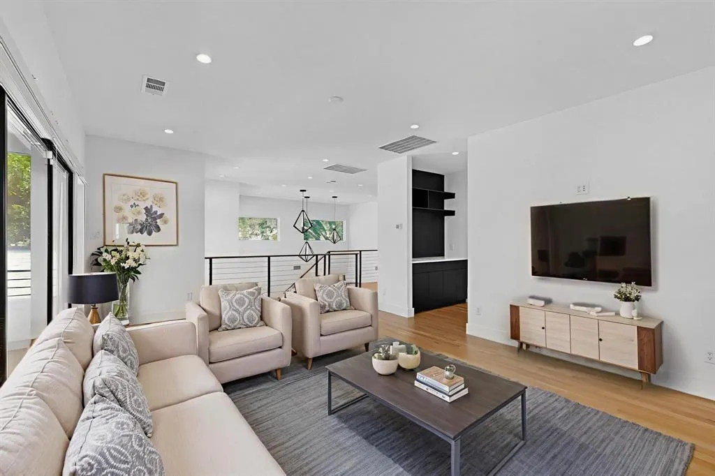 3756 Seguin Drive