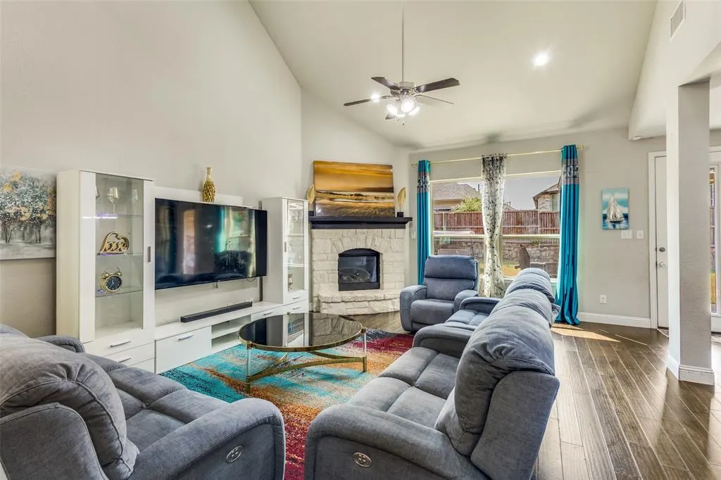 3413 Maggie Road
