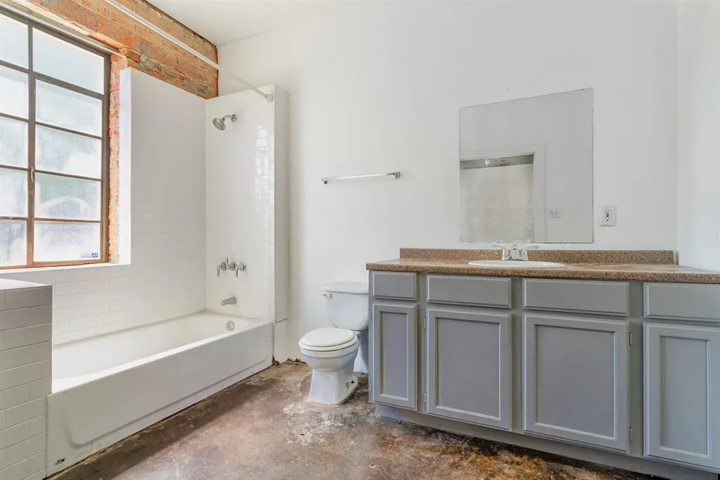 2602 Kings Road, #B