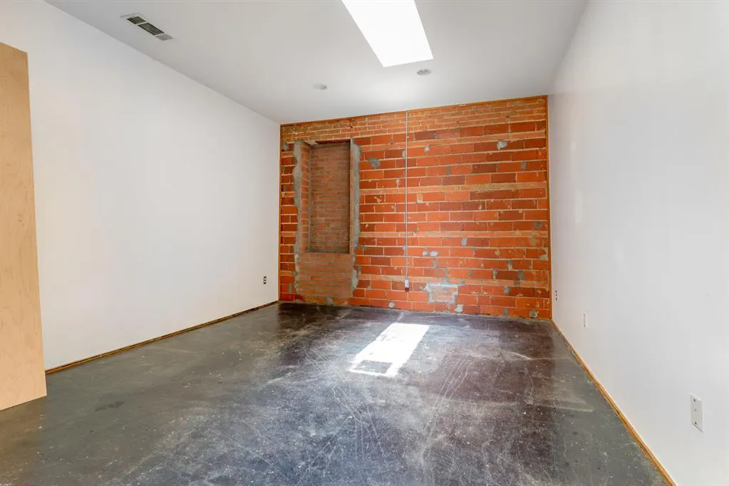 2602 Kings Road, #B