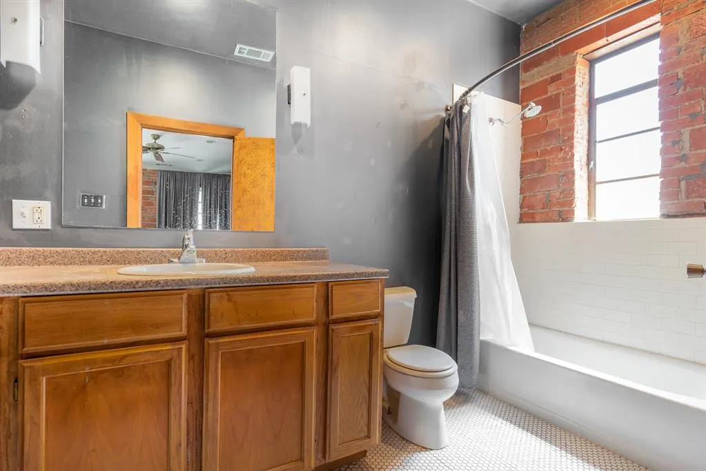 2602 Kings Road, #B