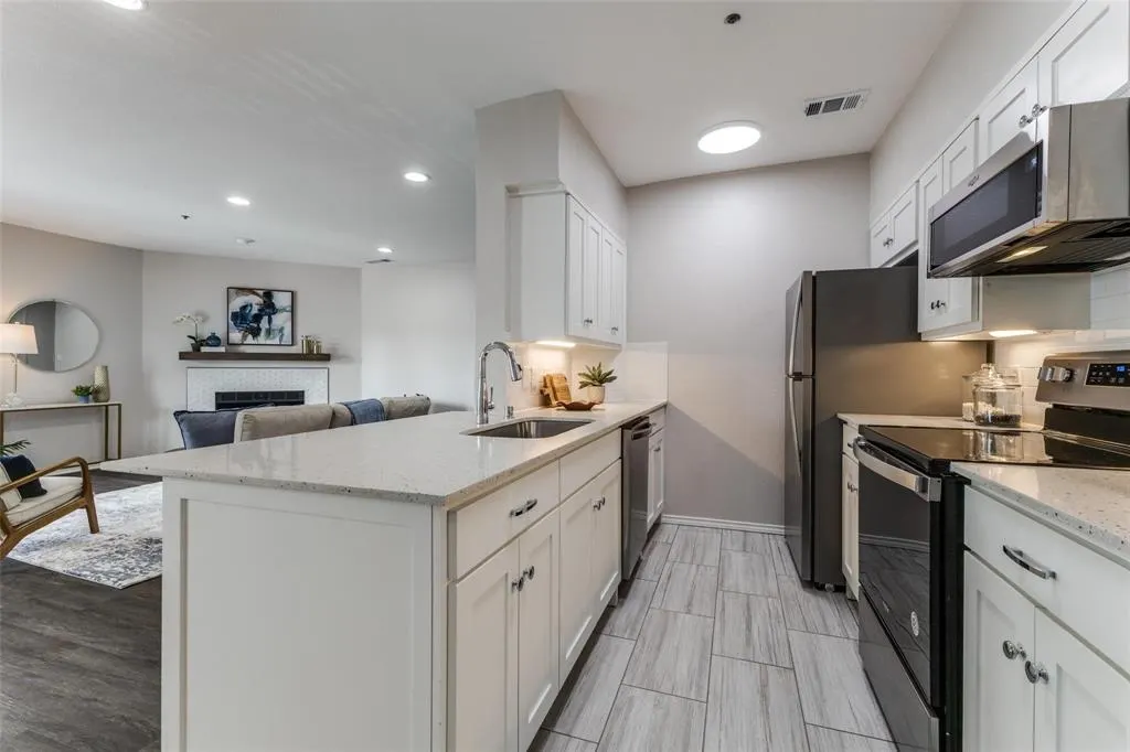 4501 Druid Lane, #3102
