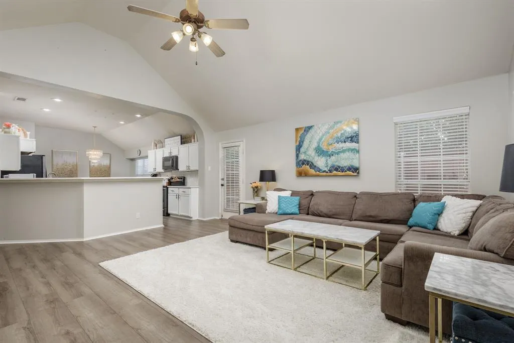 3124 Nighthawk Lane