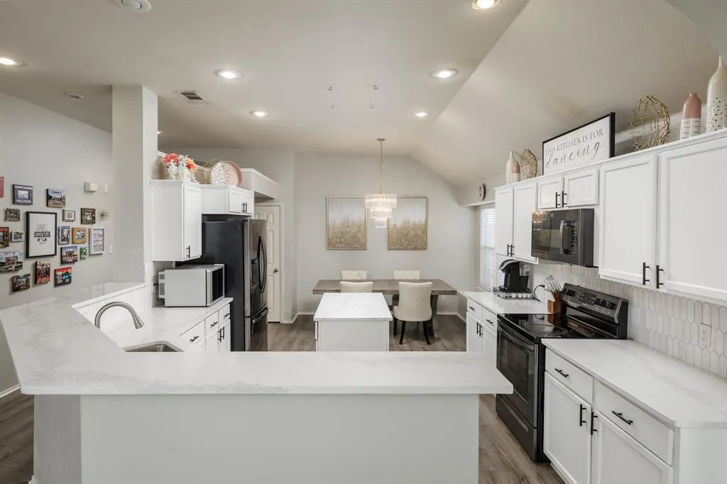 3124 Nighthawk Lane