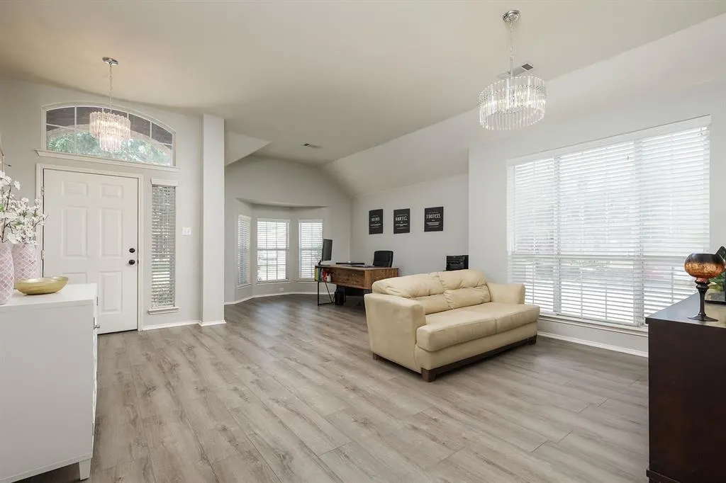 3124 Nighthawk Lane