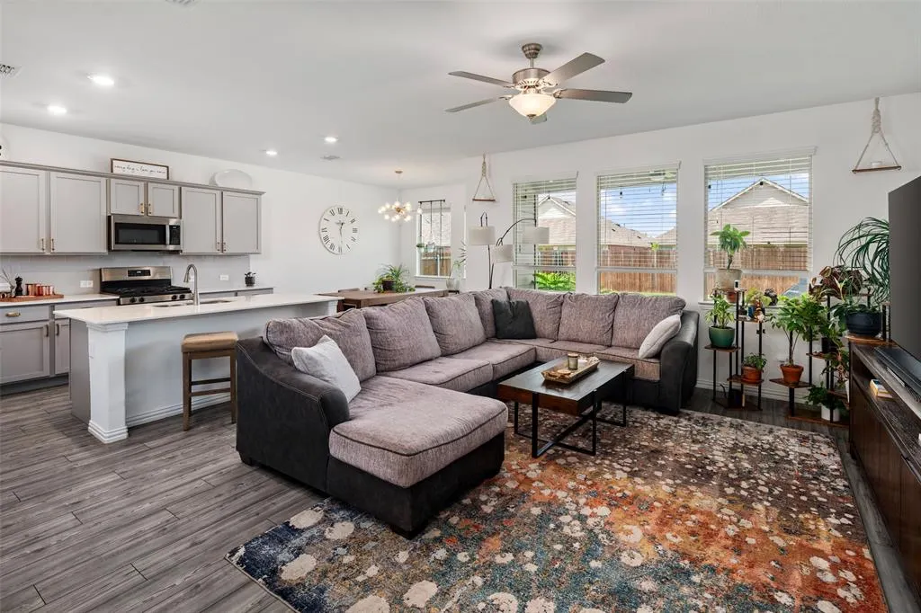 7209 Dandelion Road