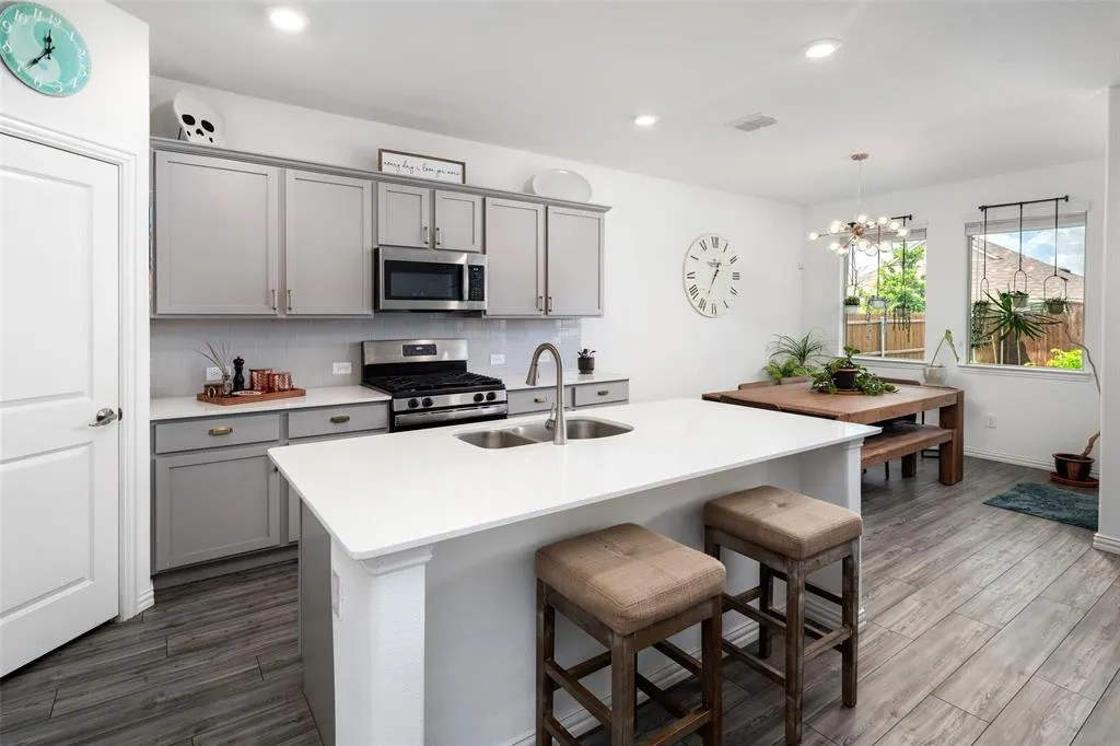 7209 Dandelion Road