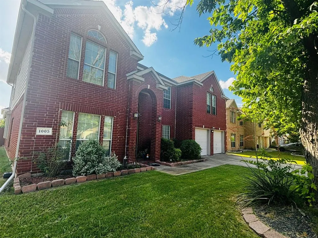 1005 Discovery Street