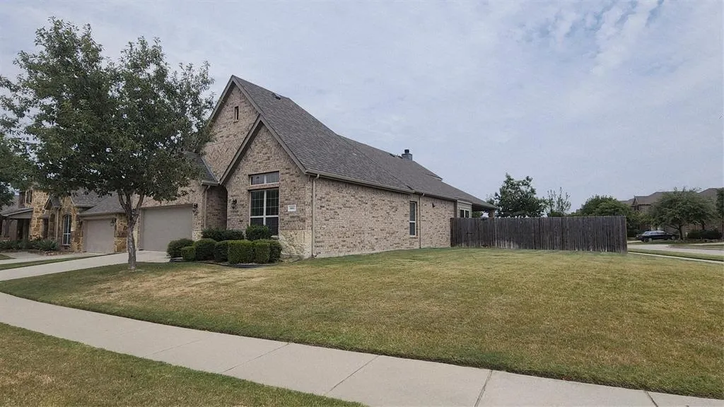 521 Tanner Square