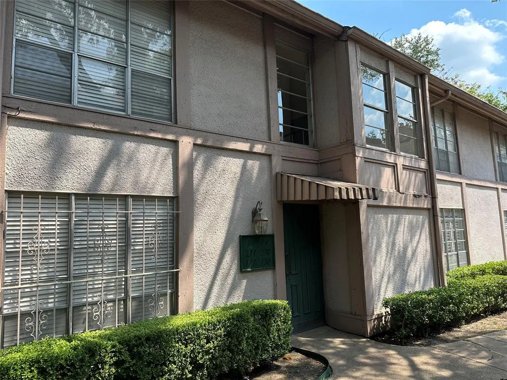 10580 High Hollows Drive, #271