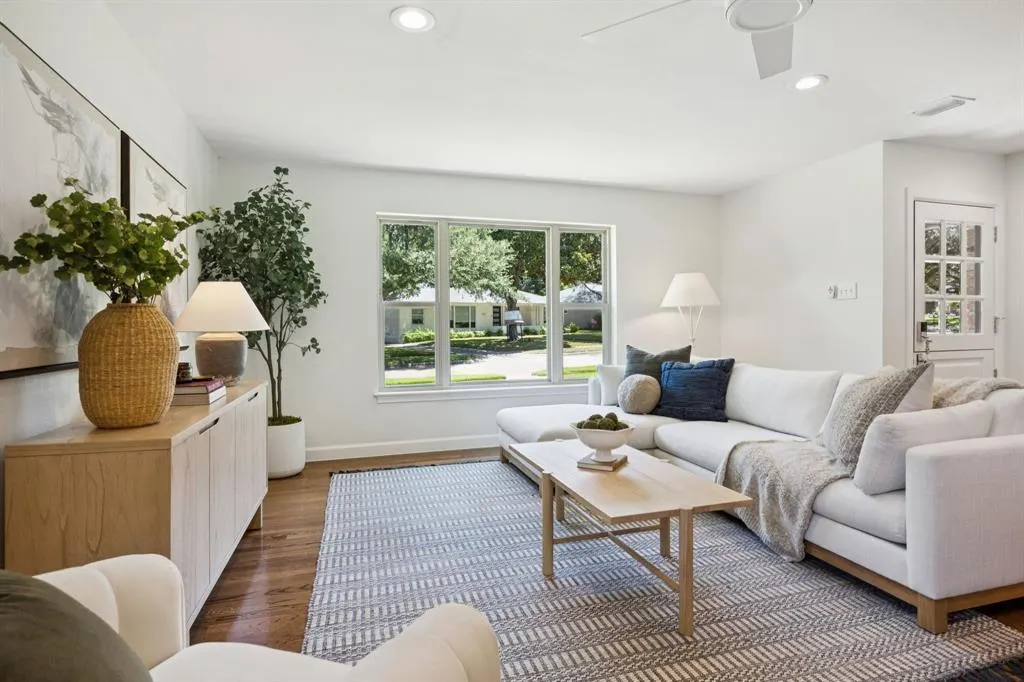 6333 Lange Circle