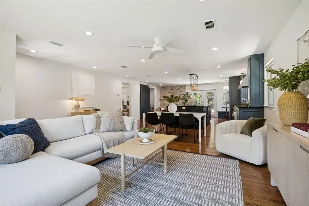 6333 Lange Circle