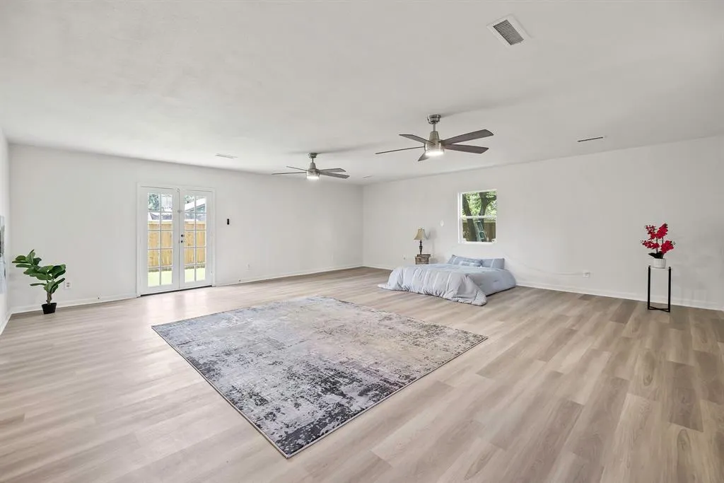 311 S Waverly Drive