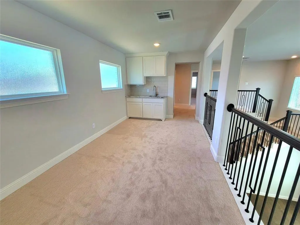 1073 Sarah Street