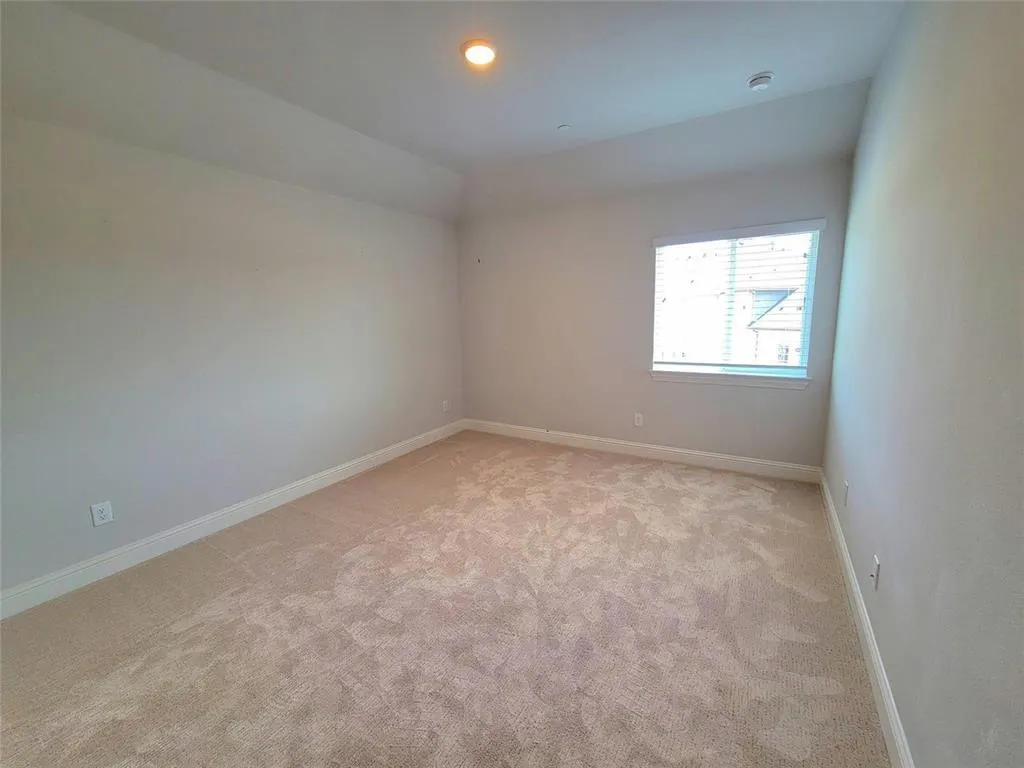 1073 Sarah Street