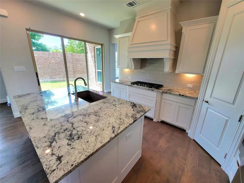 1073 Sarah Street
