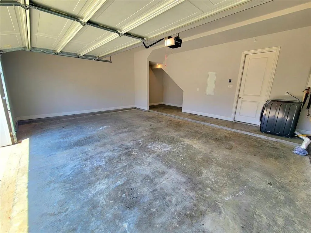 1073 Sarah Street