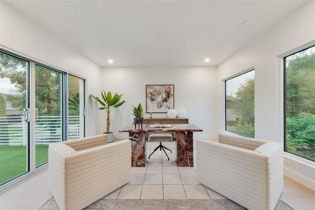 3821 Beechwood Lane