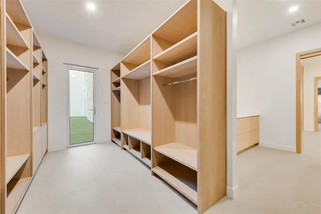 3821 Beechwood Lane