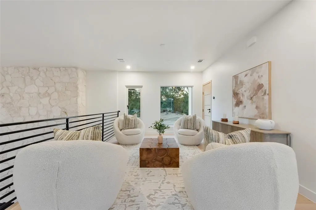 3821 Beechwood Lane