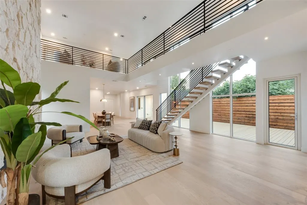 3821 Beechwood Lane