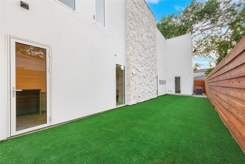 3821 Beechwood Lane