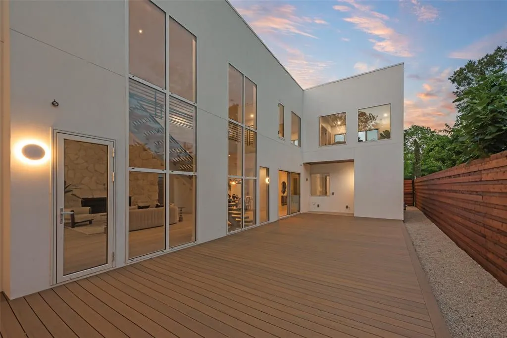 3821 Beechwood Lane