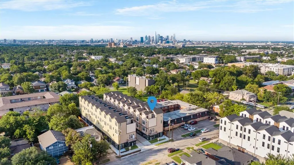 723 W 10th Street, #102