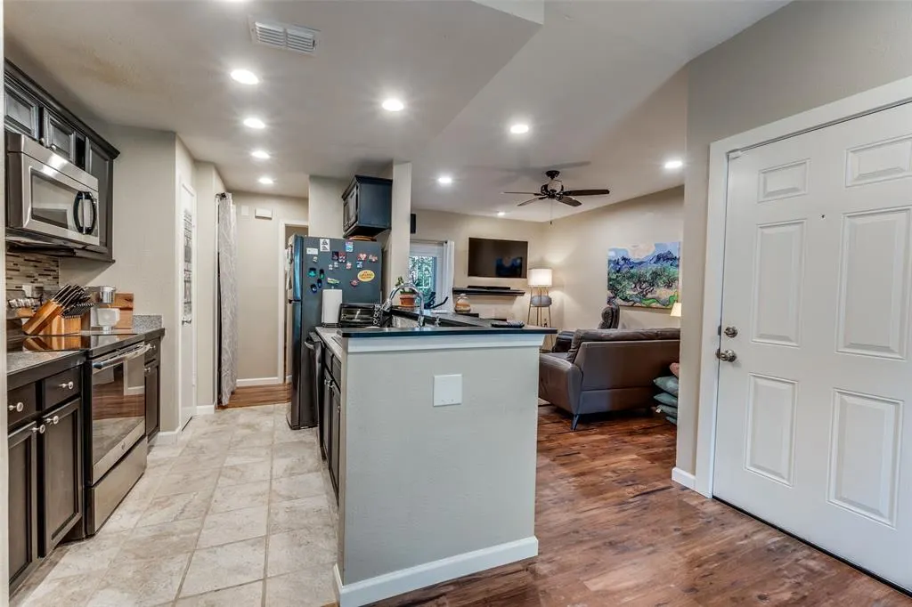 8601 Park Lane, #624