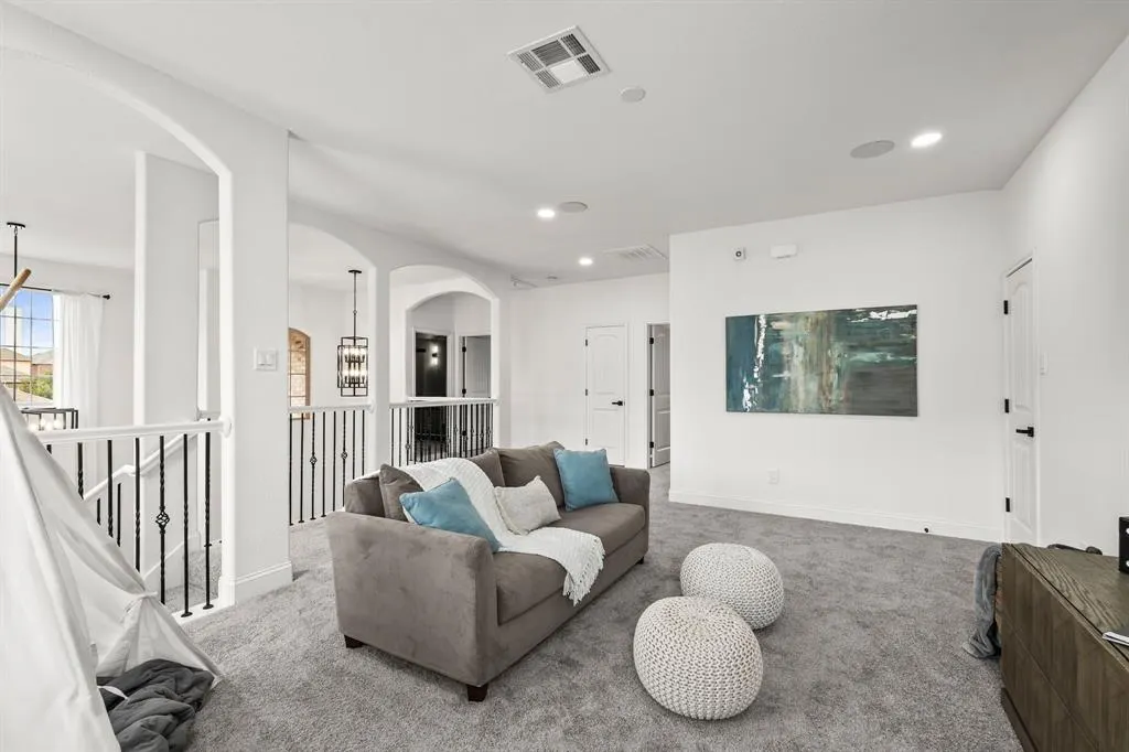 1413 Clayton Lane