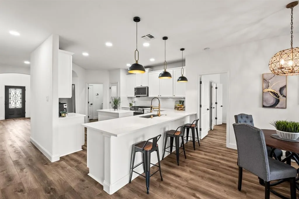 1413 Clayton Lane