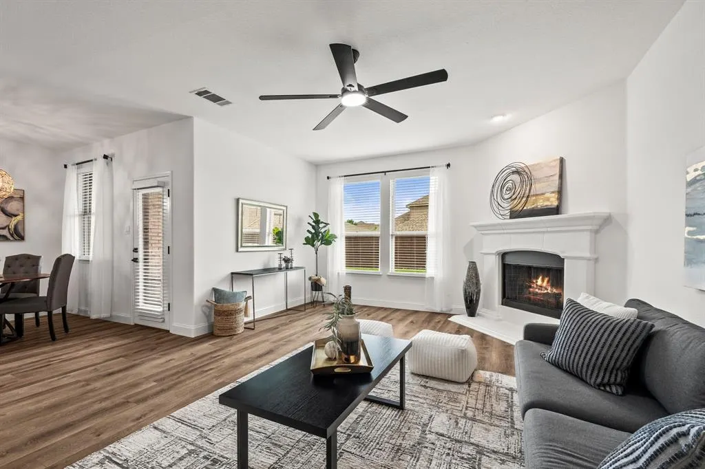 1413 Clayton Lane