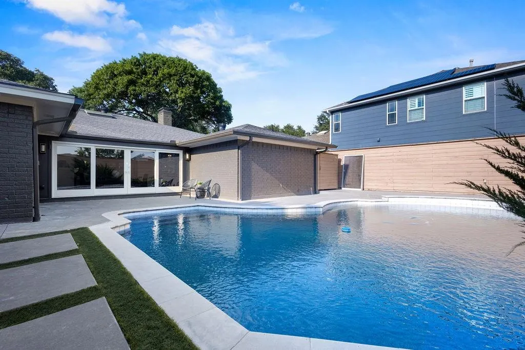 9347 Briarhurst Drive