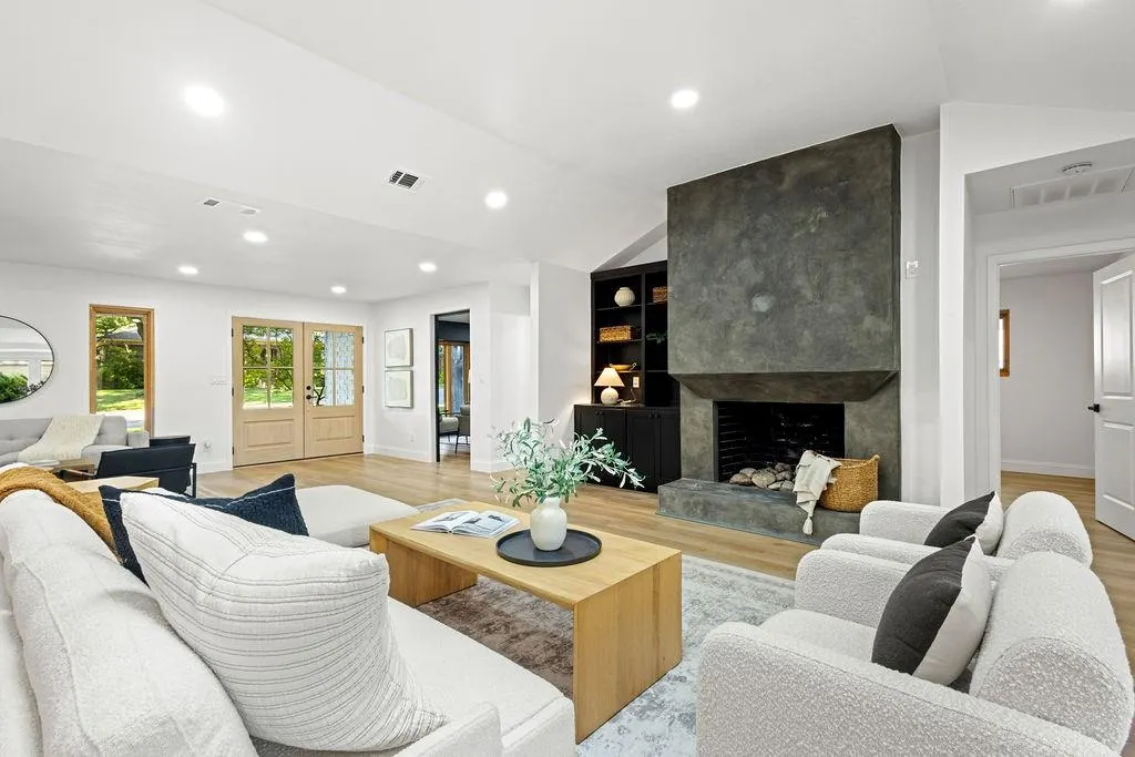 9347 Briarhurst Drive
