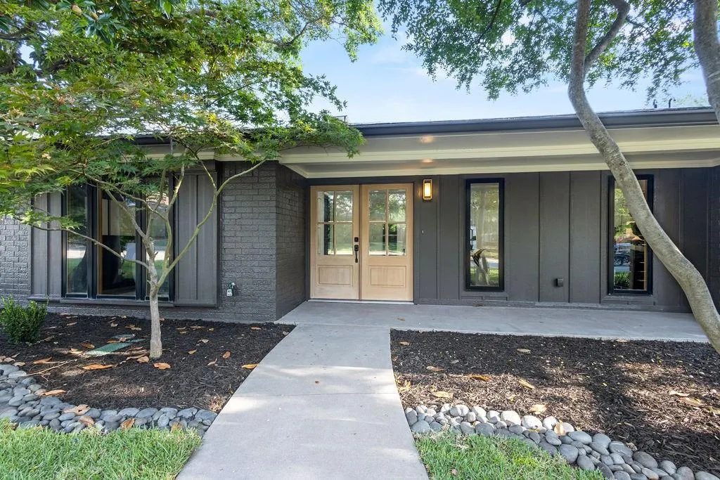 9347 Briarhurst Drive