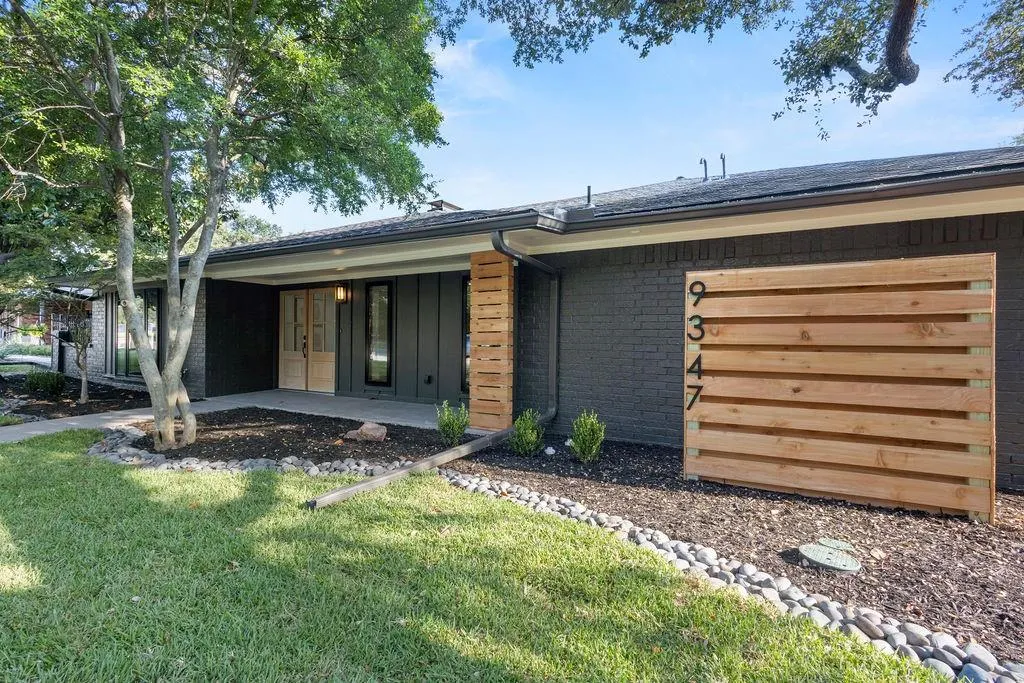 9347 Briarhurst Drive