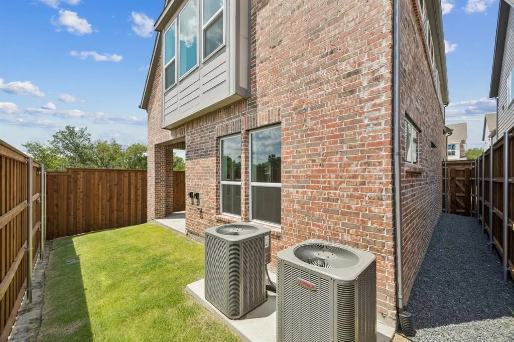 9332 Charlie Lane