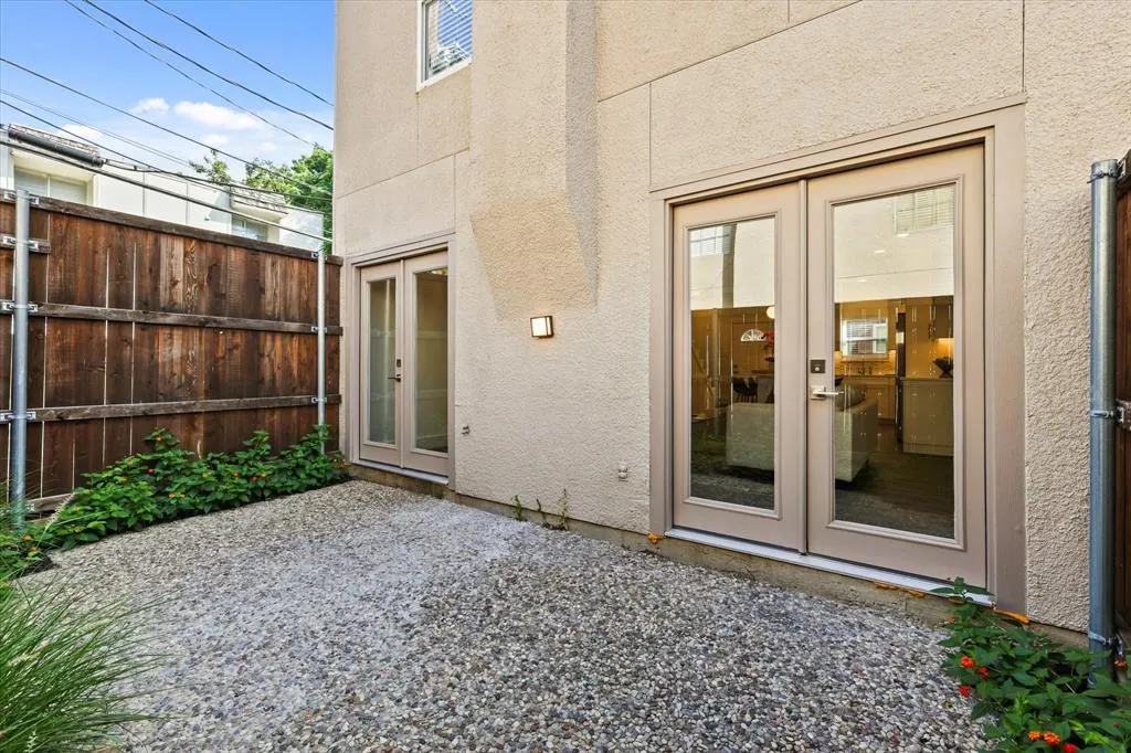 2727 Shelby Avenue, #O