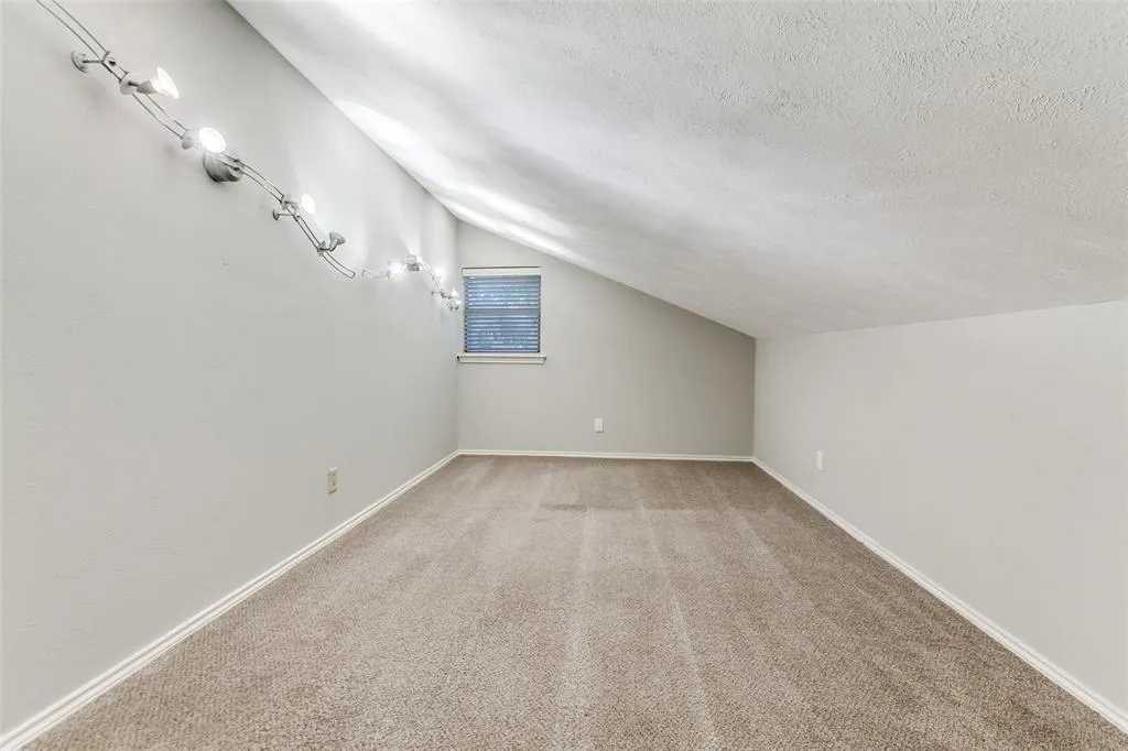 1802 Auburn Drive
