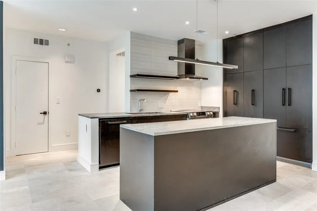 4414 Cedar Springs Road, #201