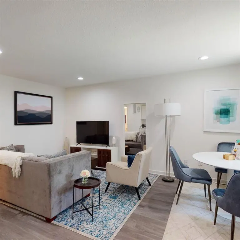 321 E 8th Street, #A4